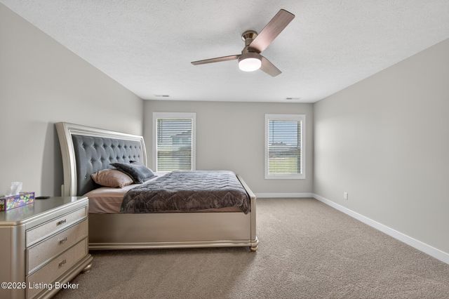 10080 Creamery Ln, Bowling Green, KY 42101