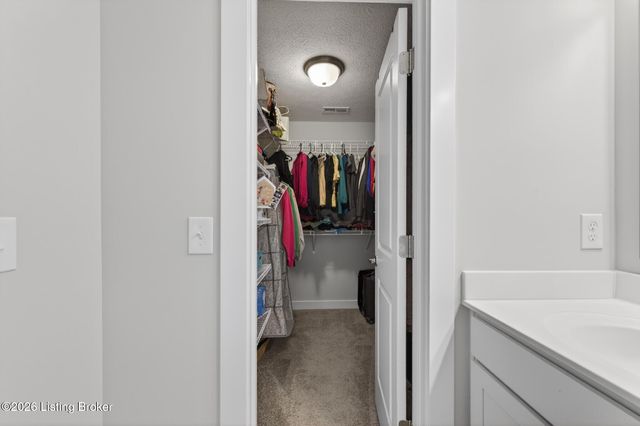10080 Creamery Ln, Bowling Green, KY 42101