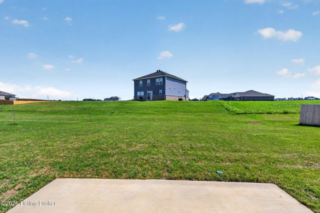 10080 Creamery Ln, Bowling Green, KY 42101