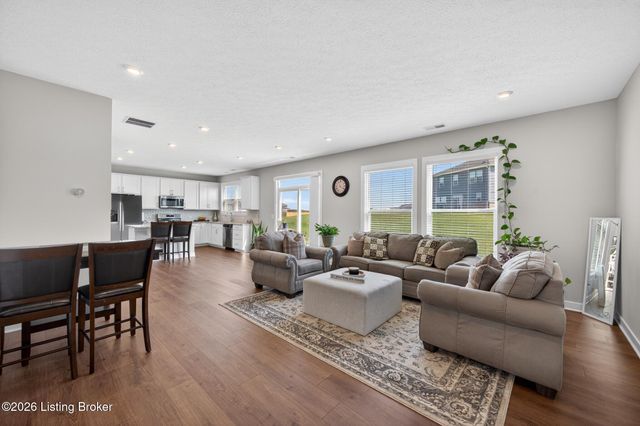10080 Creamery Ln, Bowling Green, KY 42101