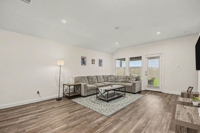 8830 Colicroot Drive, Rosharon, TX 77583