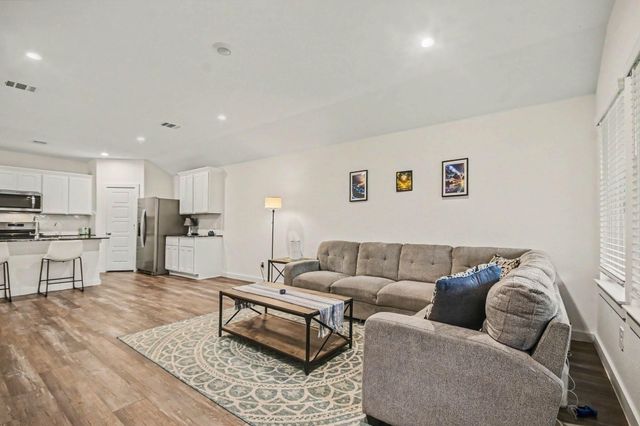 8830 Colicroot Drive, Rosharon, TX 77583