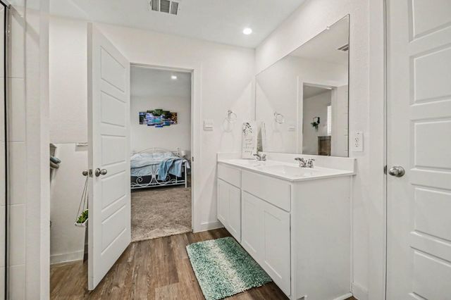 8830 Colicroot Drive, Rosharon, TX 77583