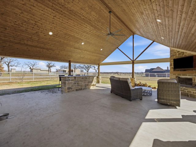 617 County Road 3341, Paradise, TX 76073