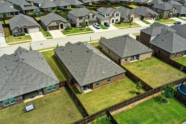 10116 Autumn Leaves Lane, Aubrey, TX 76227