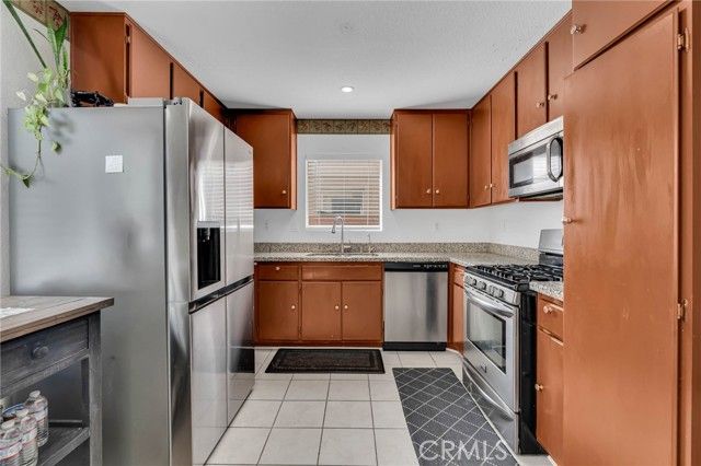 9155 Cedros Avenue 12, Panorama City (los Angeles), CA 91402