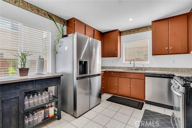 9155 Cedros Avenue 12, Panorama City (los Angeles), CA 91402