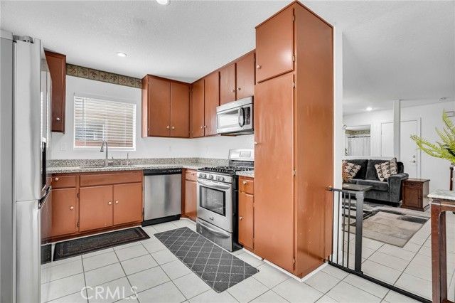 9155 Cedros Avenue 12, Panorama City (los Angeles), CA 91402