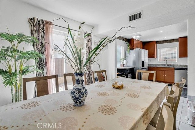 9155 Cedros Avenue 12, Panorama City (los Angeles), CA 91402