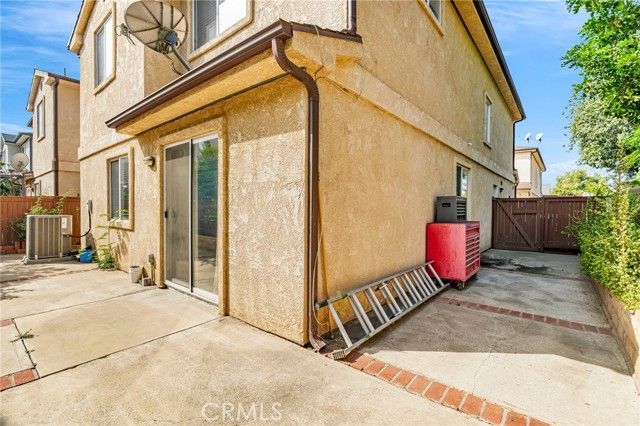 9155 Cedros Avenue 12, Panorama City (los Angeles), CA 91402