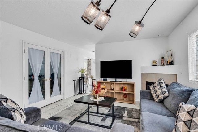 9155 Cedros Avenue 12, Panorama City (los Angeles), CA 91402