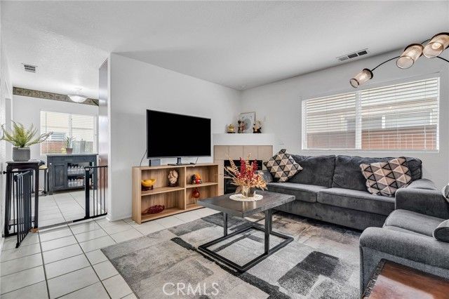 9155 Cedros Avenue 12, Panorama City (los Angeles), CA 91402