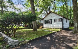 720 Brooklyn Mountain Rd, Hopatcong Boro, NJ 07843