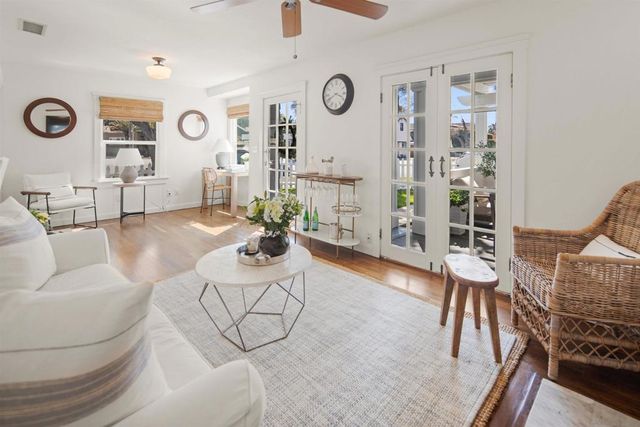 950 Olive Ave, Coronado, CA 92118