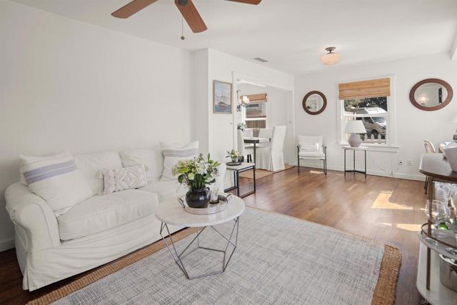 950 Olive Ave, Coronado, CA 92118