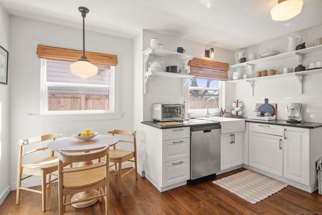 950 Olive Ave, Coronado, CA 92118