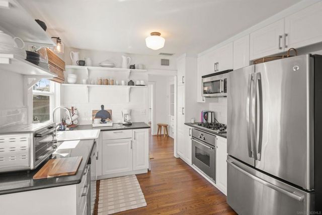 950 Olive Ave, Coronado, CA 92118