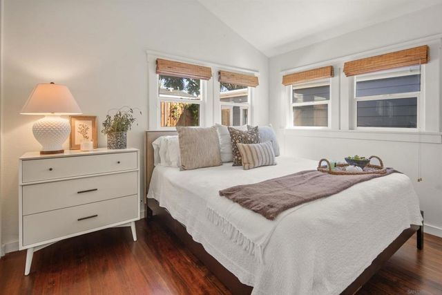 950 Olive Ave, Coronado, CA 92118