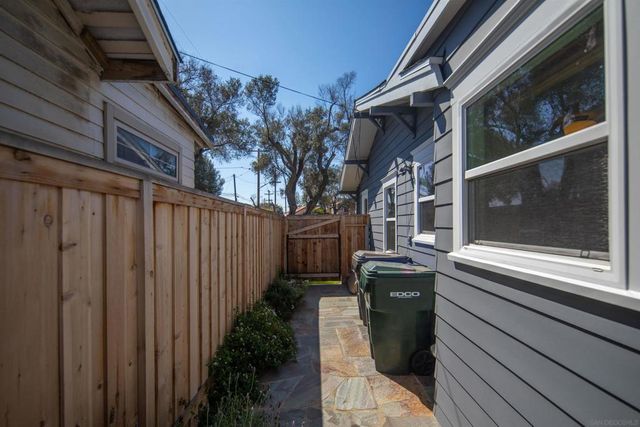 950 Olive Ave, Coronado, CA 92118