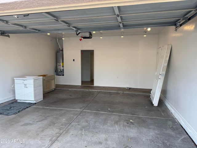 6135 W NAVAJO Drive, Glendale, AZ 85302