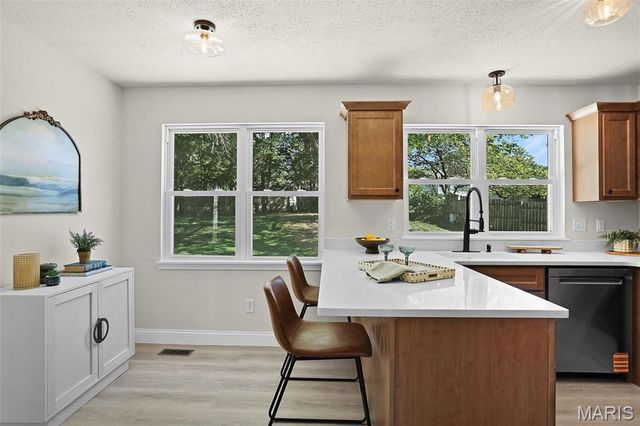 4018 Southbridge Drive, St Peters, MO 63376