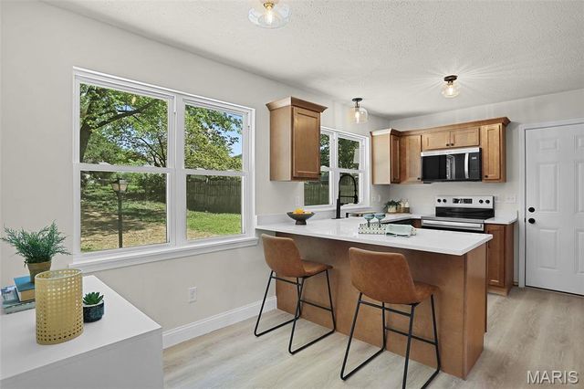 4018 Southbridge Drive, St Peters, MO 63376