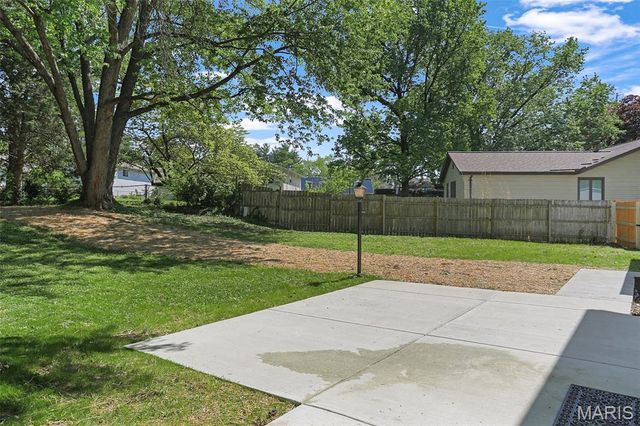 4018 Southbridge Drive, St Peters, MO 63376