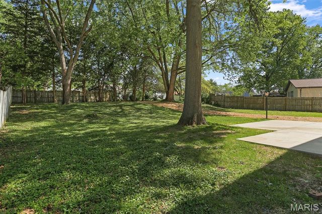 4018 Southbridge Drive, St Peters, MO 63376