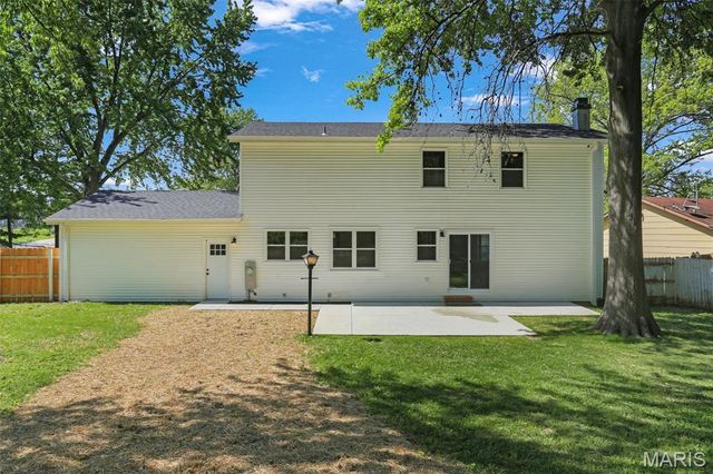 4018 Southbridge Drive, St Peters, MO 63376