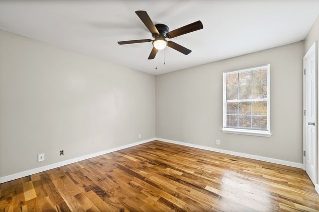 976 Van Buren Ave, Oak Grove, KY 42262