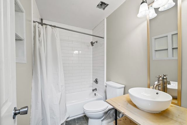 976 Van Buren Ave, Oak Grove, KY 42262