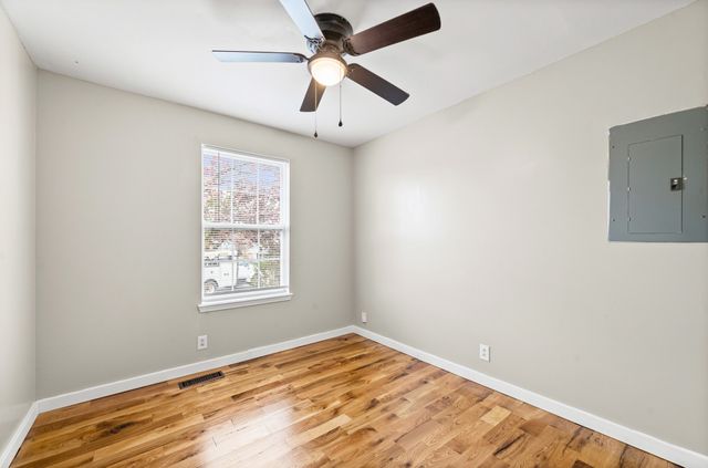 976 Van Buren Ave, Oak Grove, KY 42262