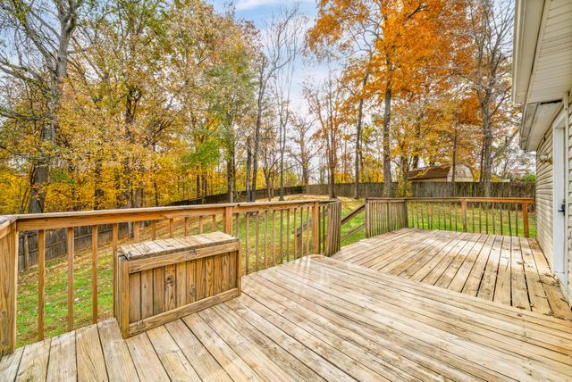 976 Van Buren Ave, Oak Grove, KY 42262