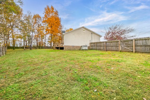 976 Van Buren Ave, Oak Grove, KY 42262