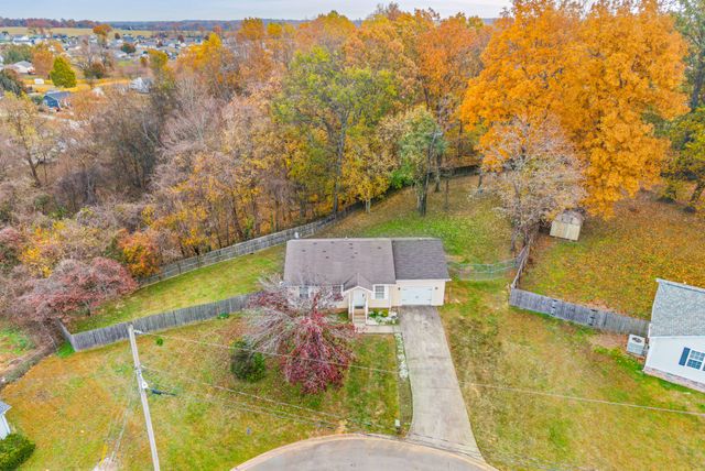 976 Van Buren Ave, Oak Grove, KY 42262