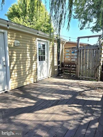 2 COASTAL DR, Berlin, MD 21811