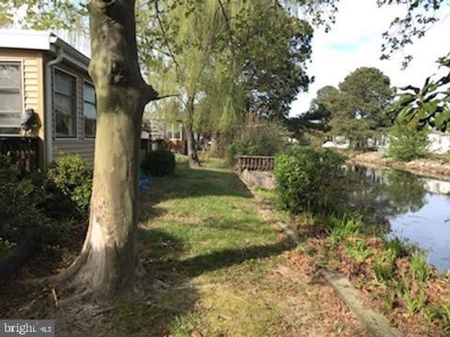 2 COASTAL DR, Berlin, MD 21811