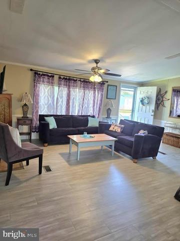 2 COASTAL DR, Berlin, MD 21811
