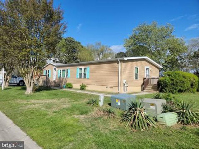 2 COASTAL DR, Berlin, MD 21811