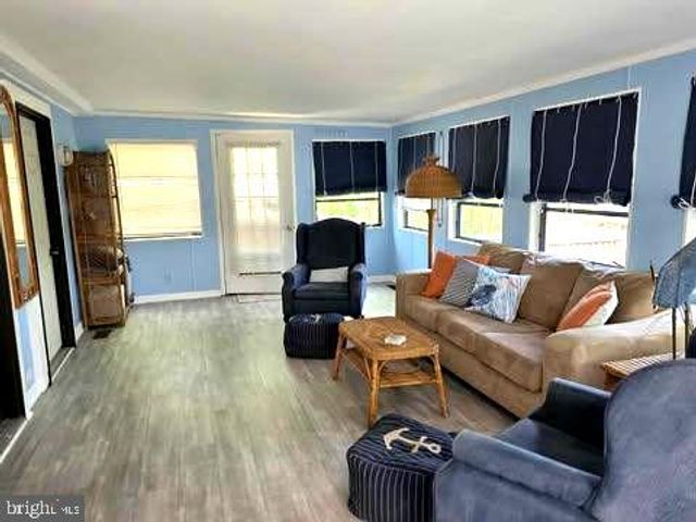 2 COASTAL DR, Berlin, MD 21811