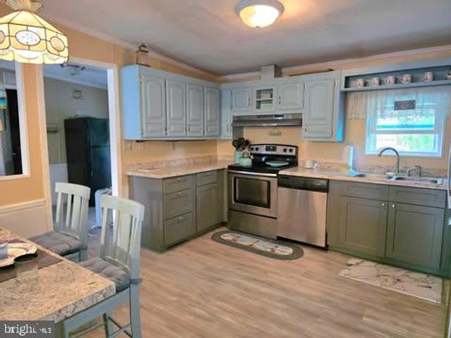 2 COASTAL DR, Berlin, MD 21811