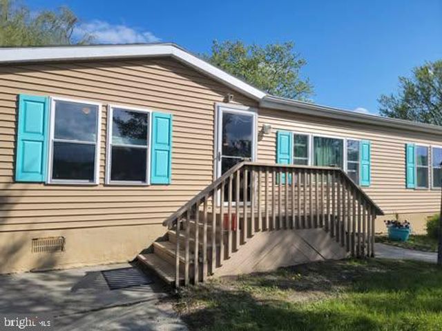 2 COASTAL DR, Berlin, MD 21811
