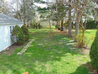 8460 CENTRAL, Center Line, MI 48015