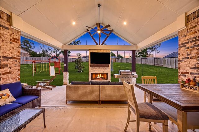 40864 Wesson Lane, Magnolia, TX 77354