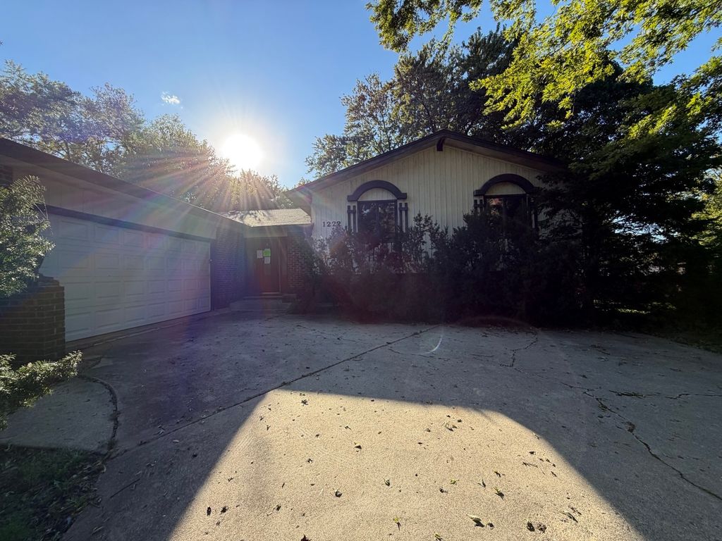 1222 Laurel Lane, Schaumburg, IL 60193 — photo 3