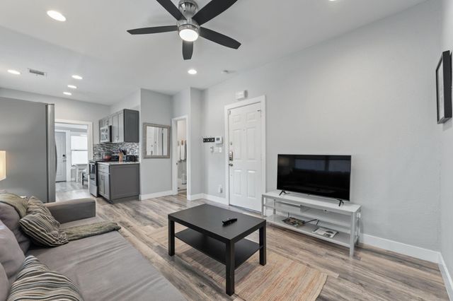 412 Drew Street 2, Houston, TX 77006