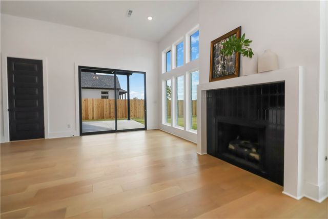 4300 S 89th Place, Bentonville, AR 72713