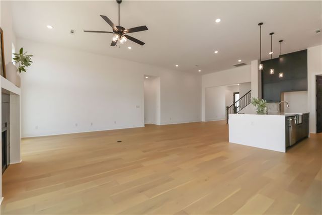 4300 S 89th Place, Bentonville, AR 72713