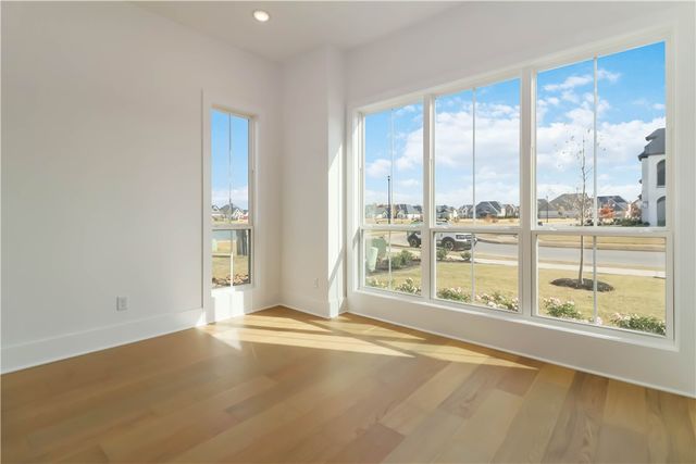 4300 S 89th Place, Bentonville, AR 72713