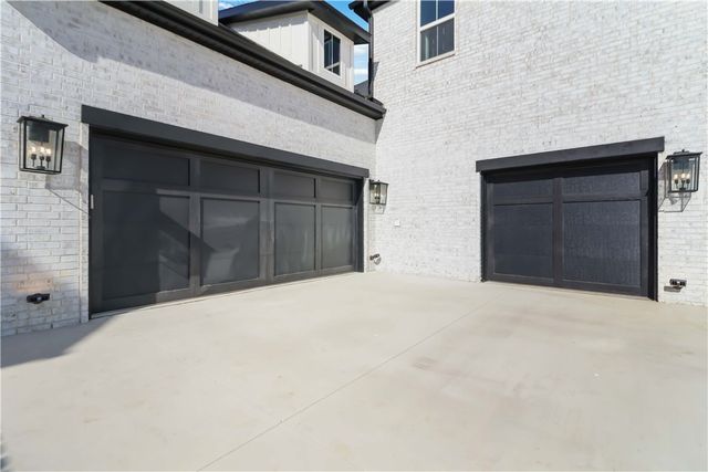 4300 S 89th Place, Bentonville, AR 72713